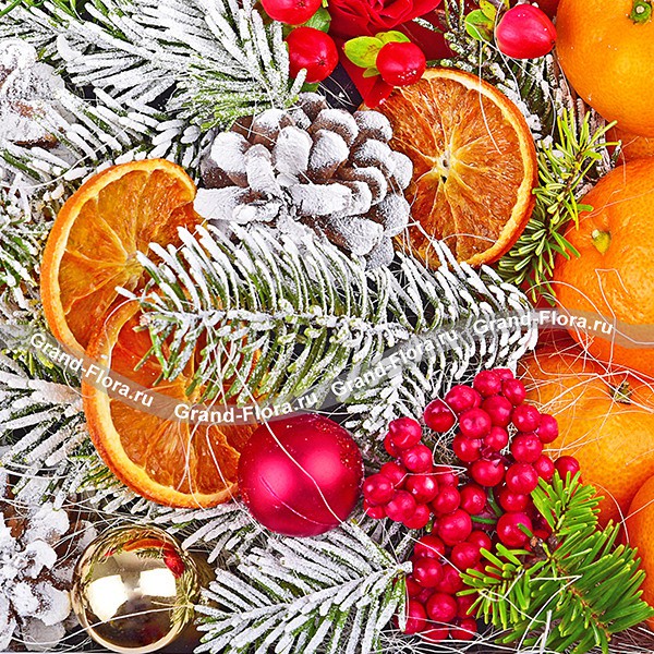 Снежный лес  - новогодняя коробка с мандаринами и конфетами