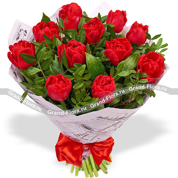 Душевный порыв - букет из красных тюльпанов с декоративной зеленью