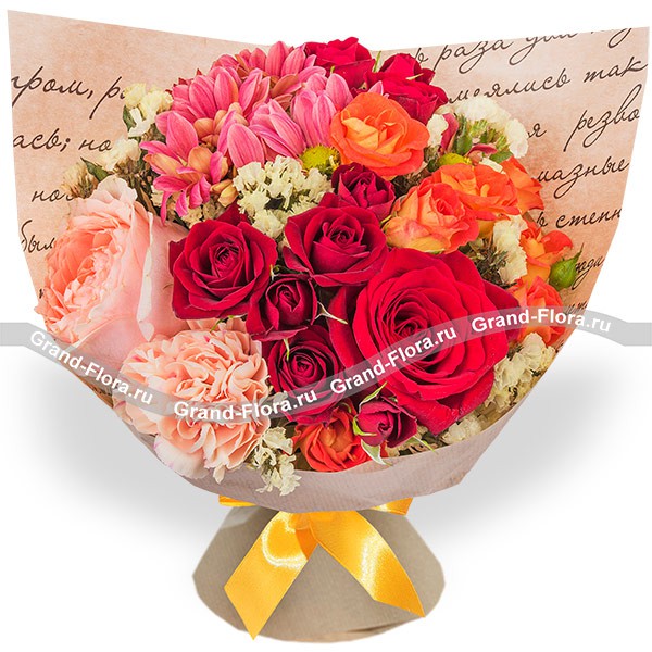 Воздушный замок – букет из красных роз и гвоздик