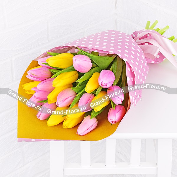Нежное счастье - букет из желтых и розовых тюльпанов