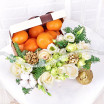 Сладкие мандарины - коробка с мандаринами и белыми розами 3