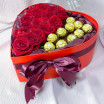 Видео обзор букета Романтический порыв-цветочный подарок с конфетами ферреро