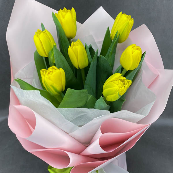 Солнечные блики - букет из желтых тюльпанов