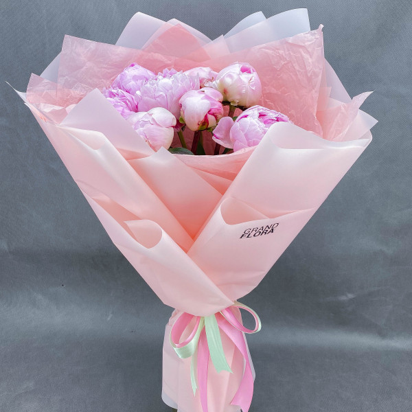 Летняя нежность – букет из розовых пионов